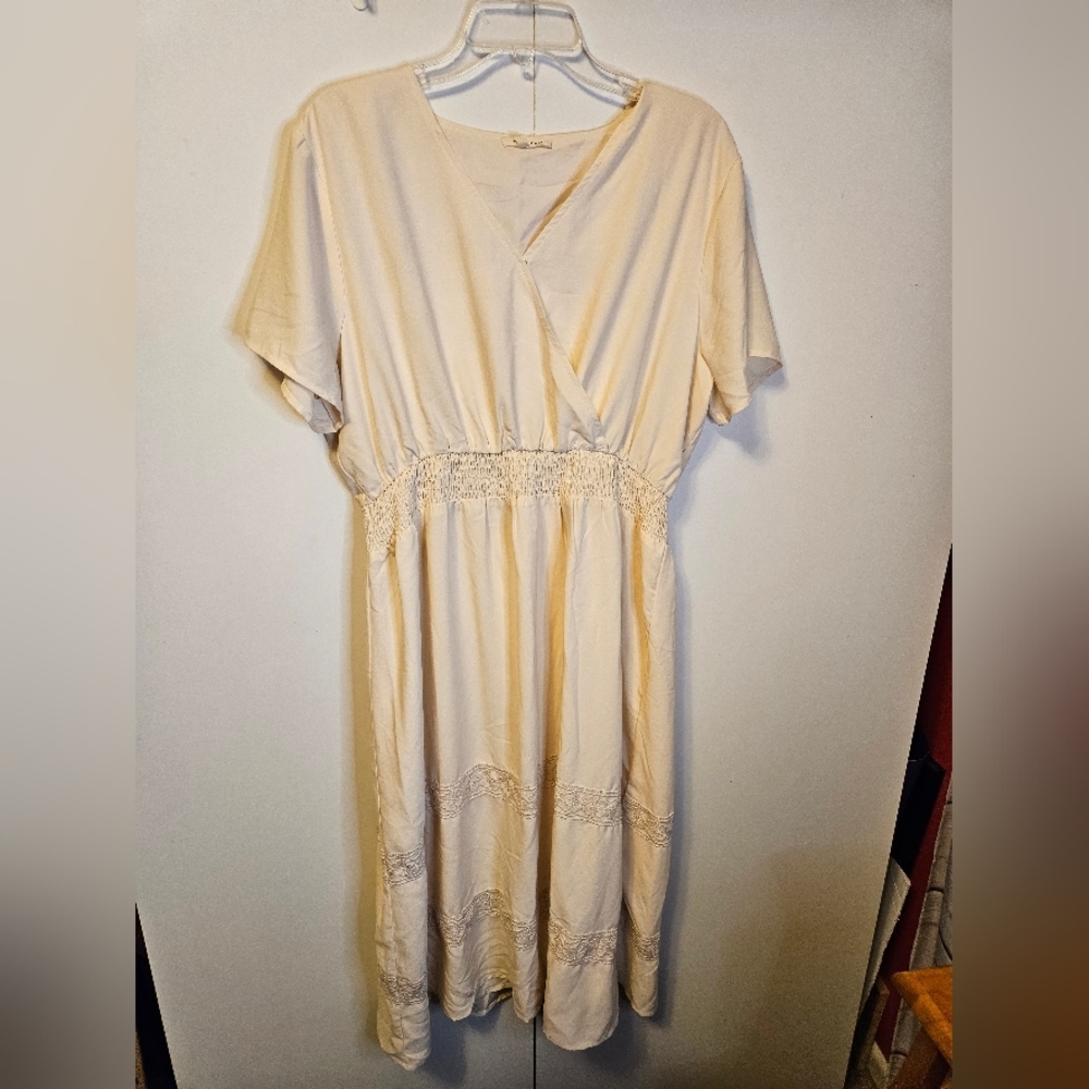 Tea & Rose cream colored dress